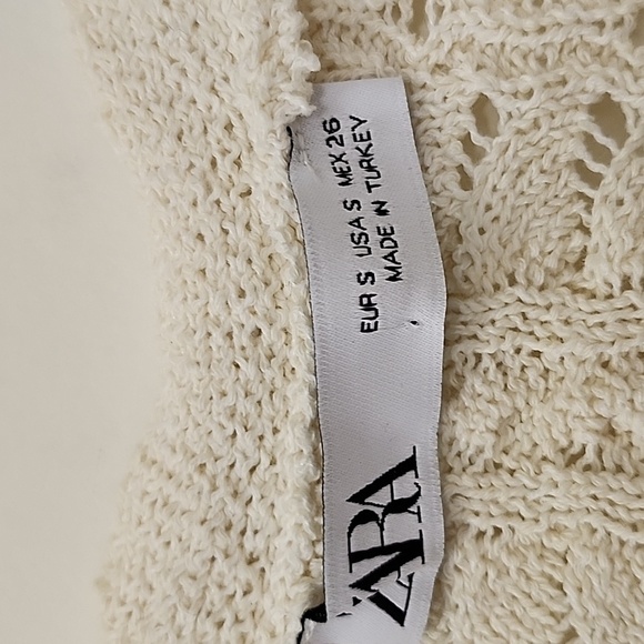 Zara Women's Knit Waistcoat Bejeweled Button Ivory Cream Vest Sz S - Picture 3 of 16